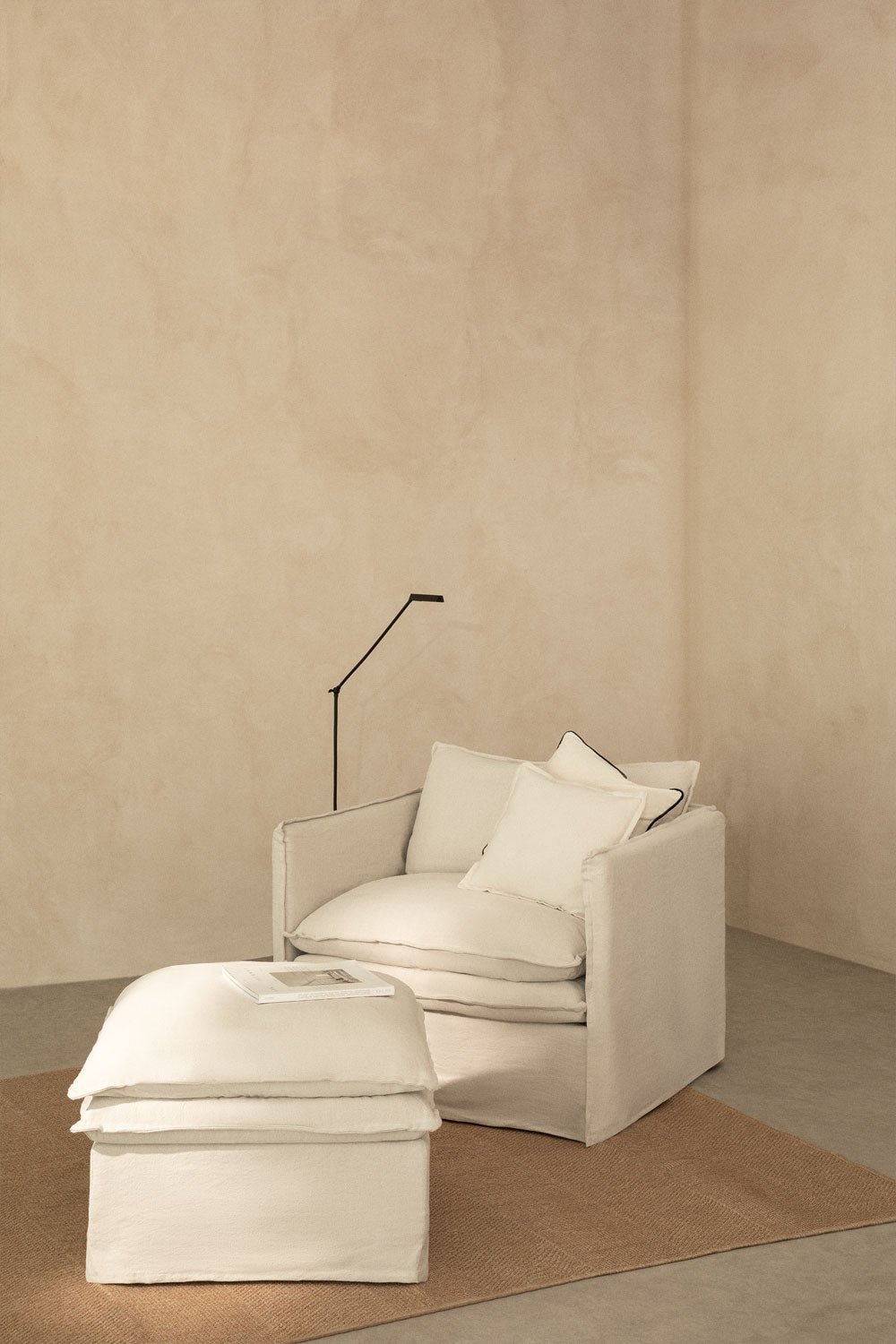 UV HOME Grace linen and cotton armchair and pouf set