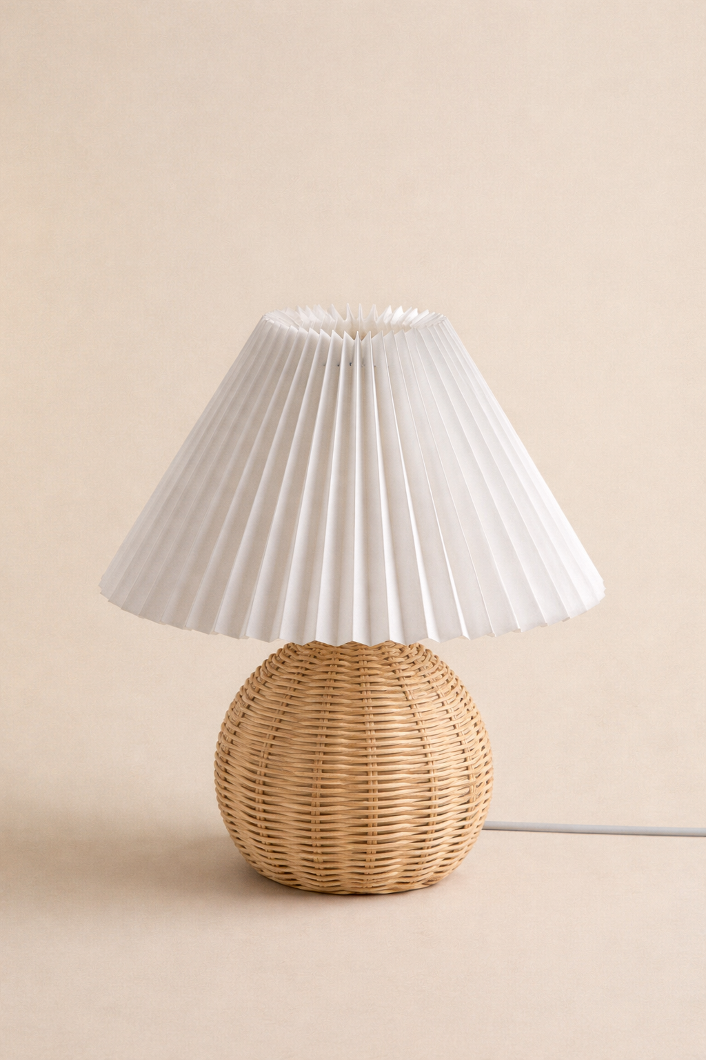 UV HOME Oliag Table Lamp – Rattan & Paper Natural Design