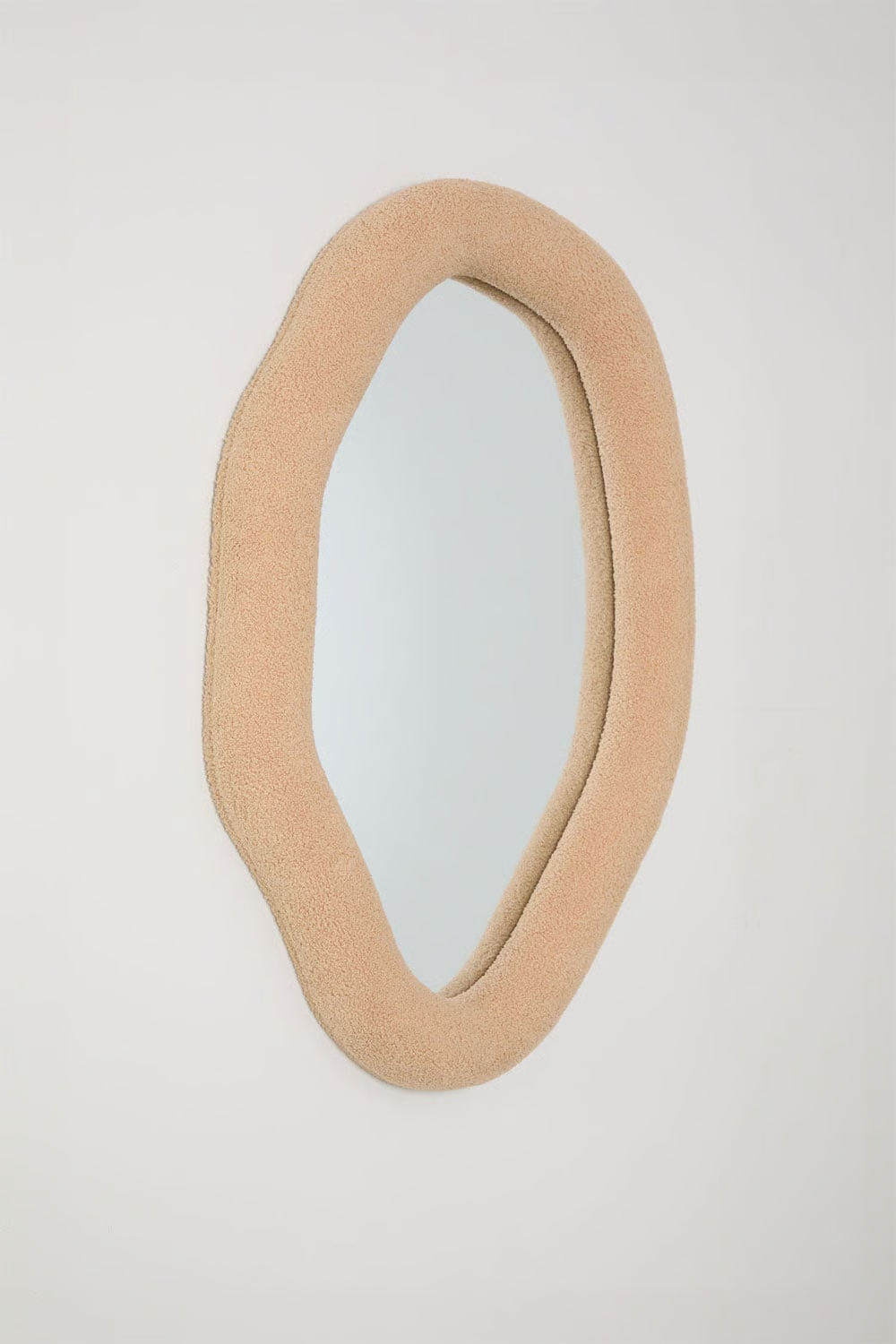 UV HOME Irregular Wall Mirror 70 × 100 cm in Ceniro Sheepskin