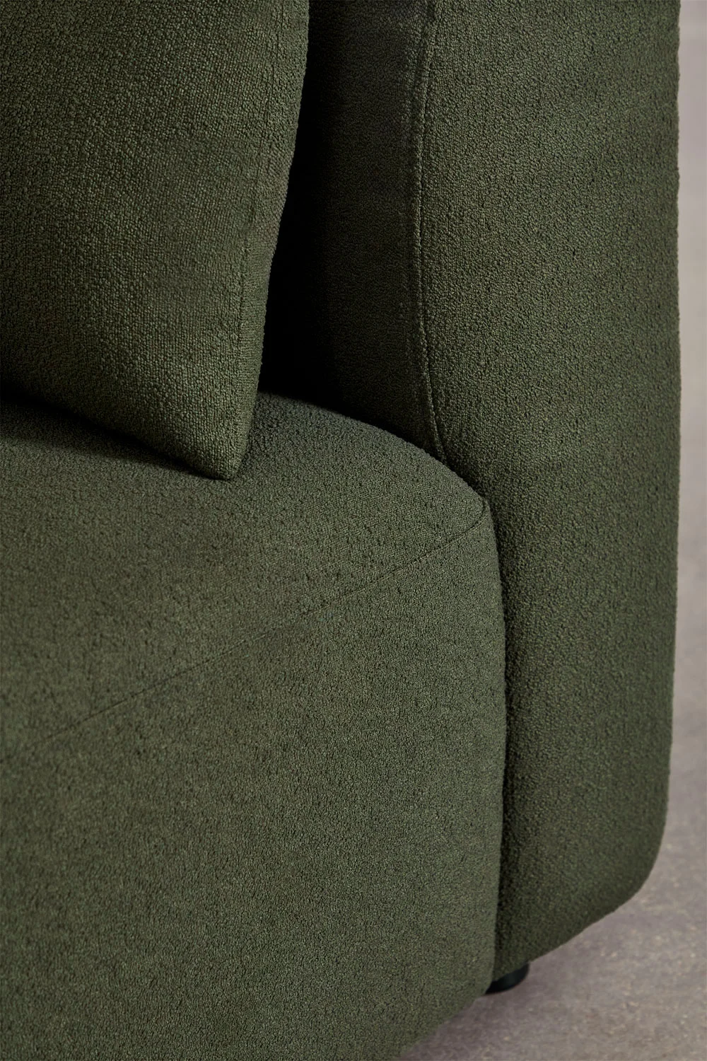UV HOME 2-piece modular corner sofa with chaise longue left and Fogler pouf