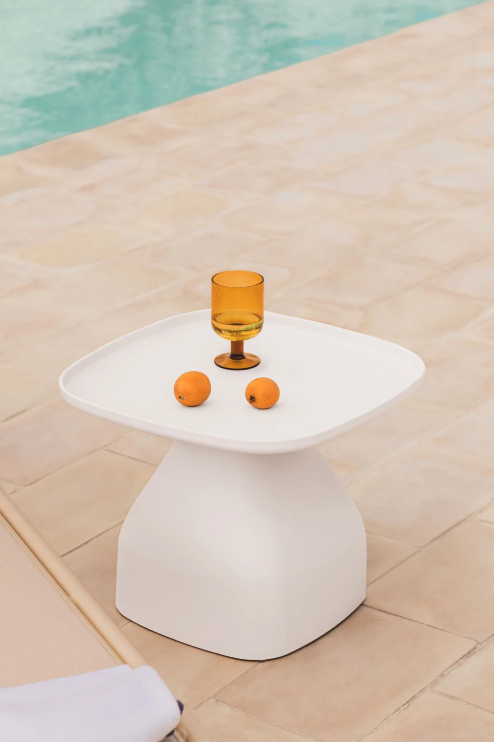 UV HOME Jubarri Square Garden Side Table