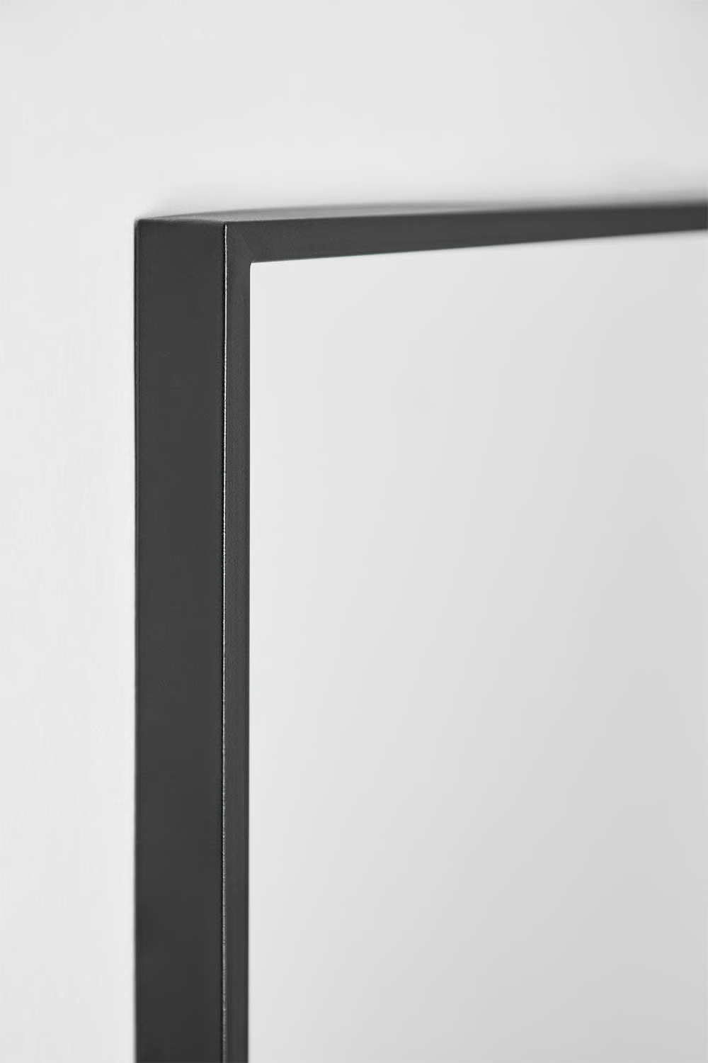 UV HOME Niember Rectangular Wall Mirror 80 x 120 cm (Metal)