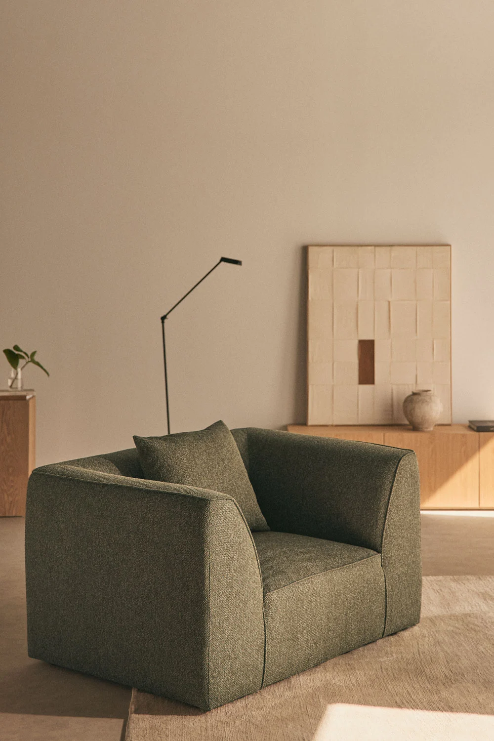 UV HOME Cardea upholstered armchair