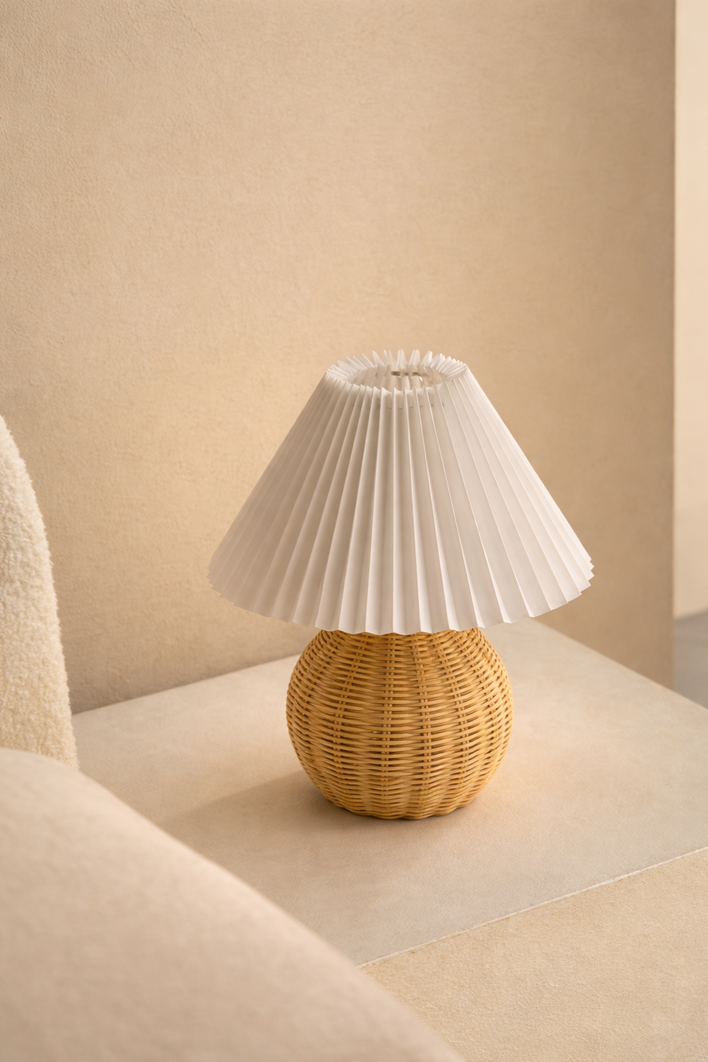 UV HOME Oliag Table Lamp – Rattan & Paper Natural Design