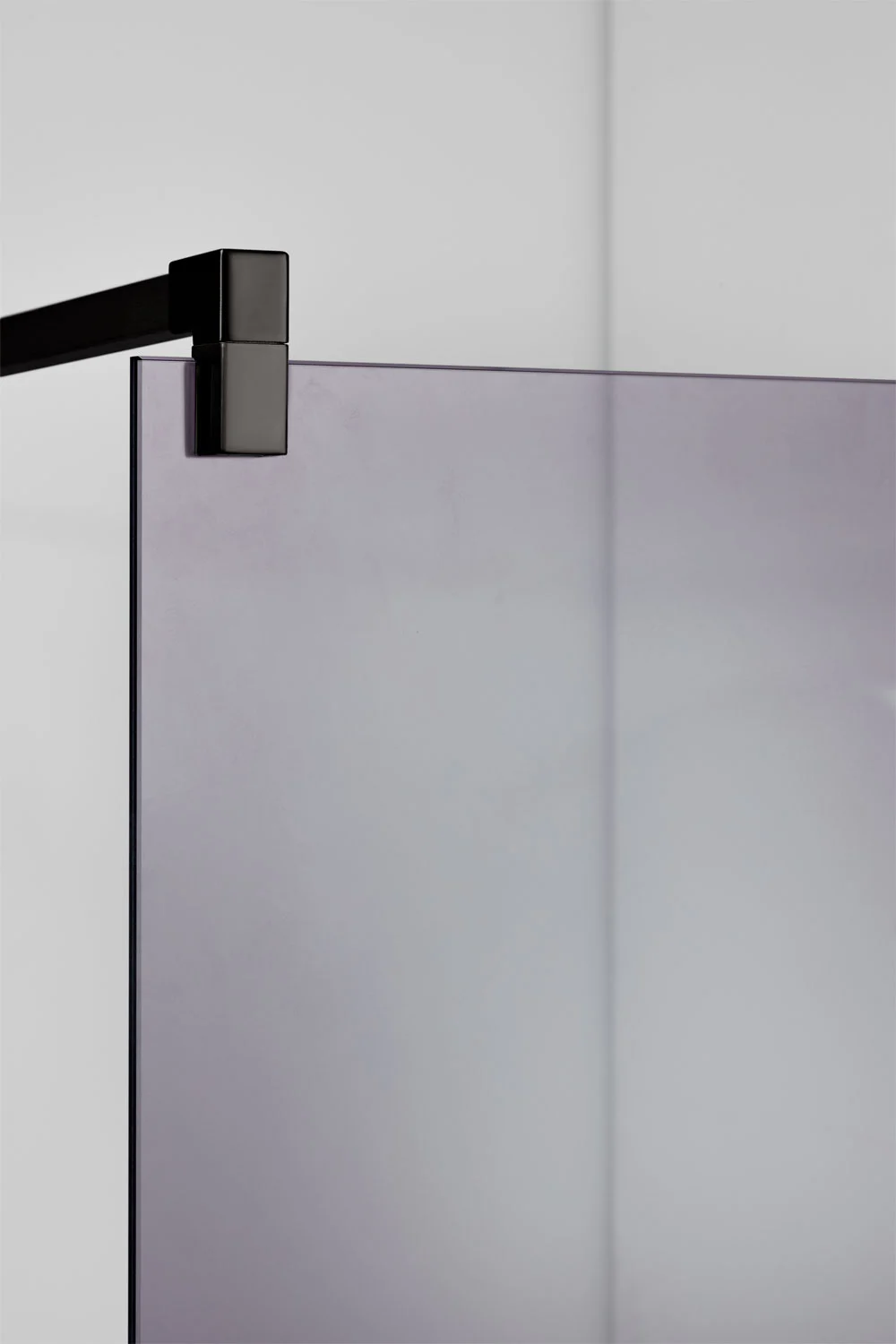 UV HOME Fixed shower enclosure with 8 mm tempered glass and Bristol aluminum