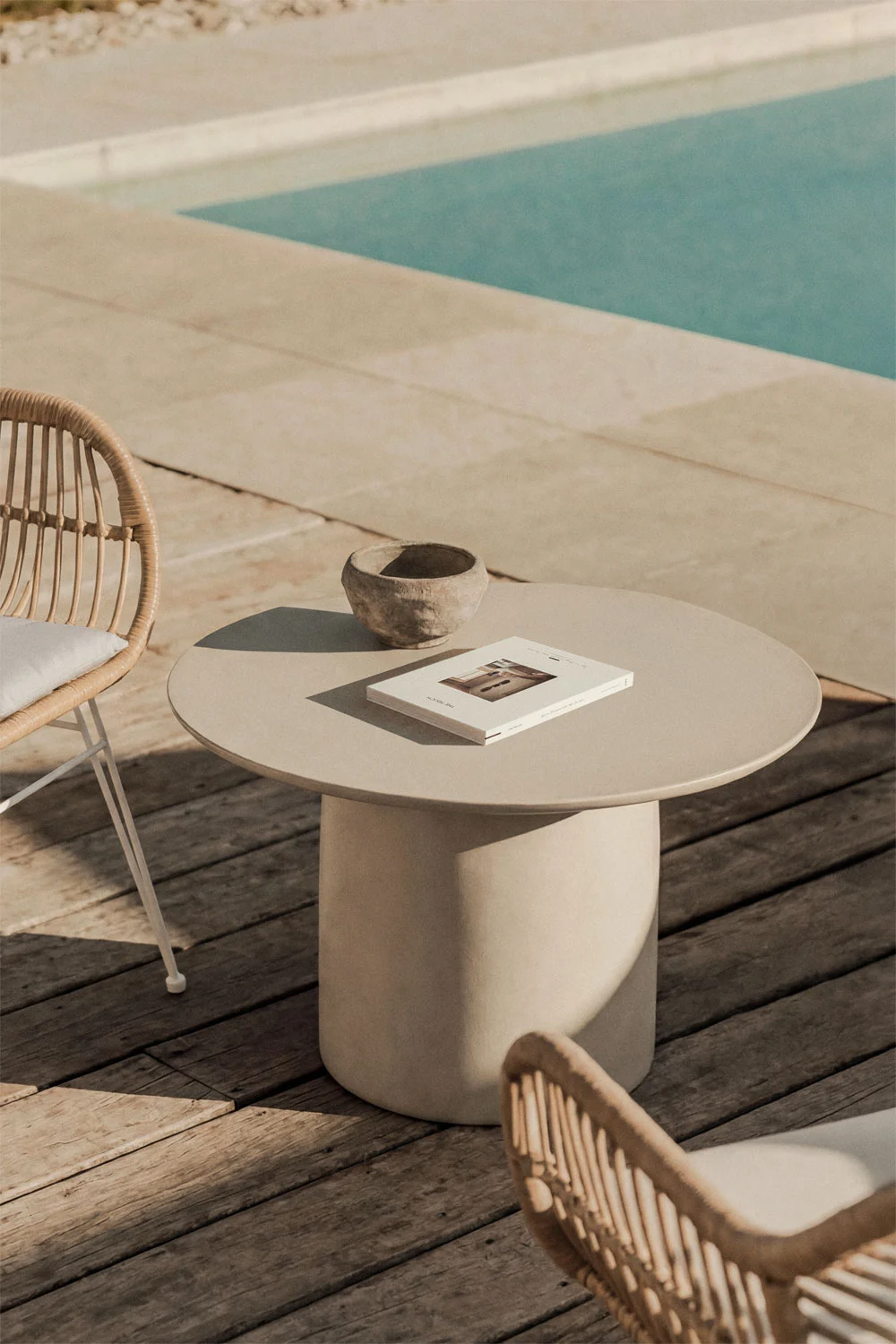 UV HOME Layana Round Garden Table Ø75 cm in Cement