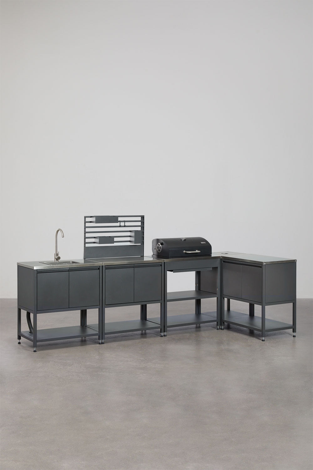 UV HOME 5-Piece Modular Outdoor Corner Kitchen with Sink, Organizer Panel and Savona Steel Charcoal Barbecue