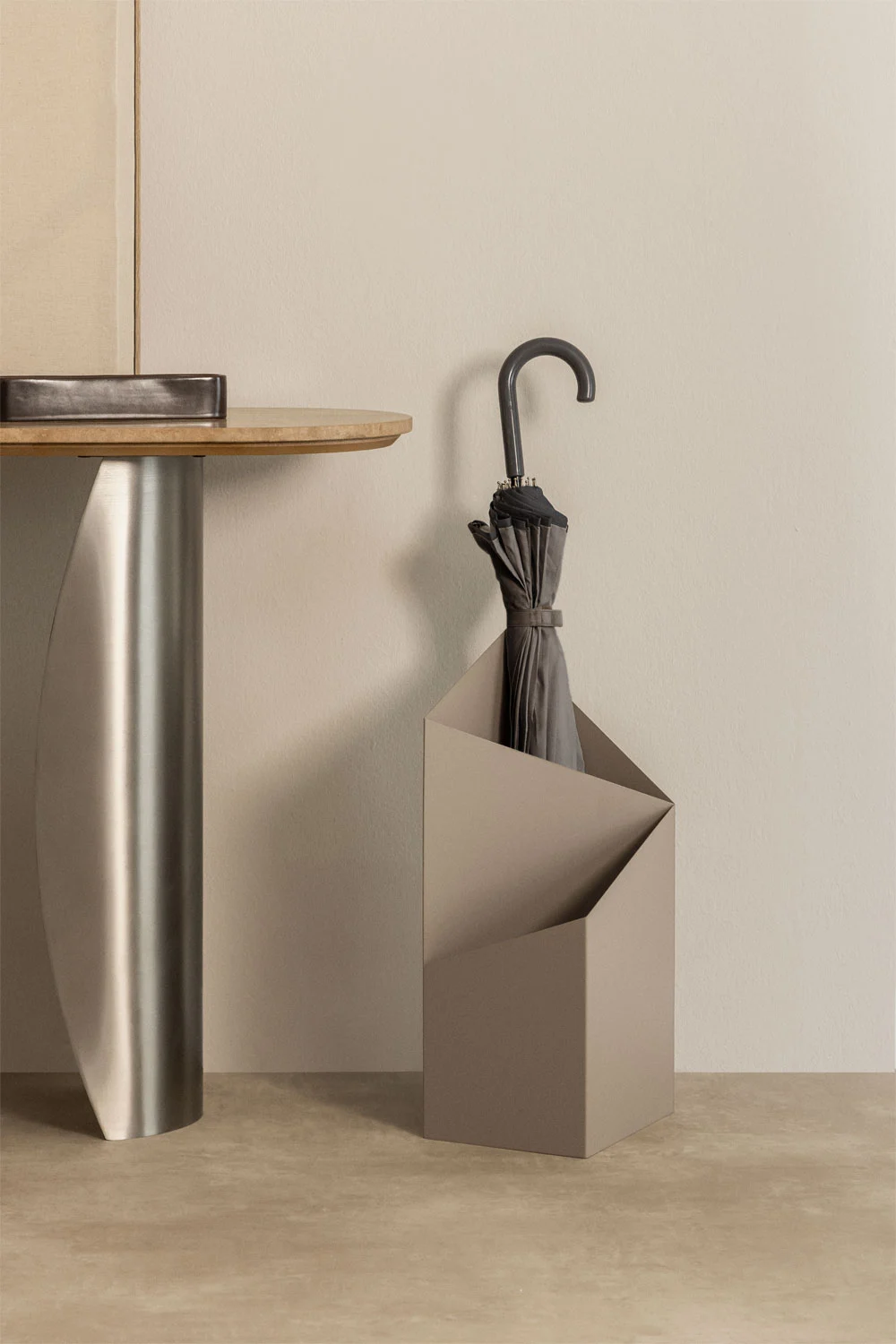 UV HOME Zlatni Steel Umbrella Stand
