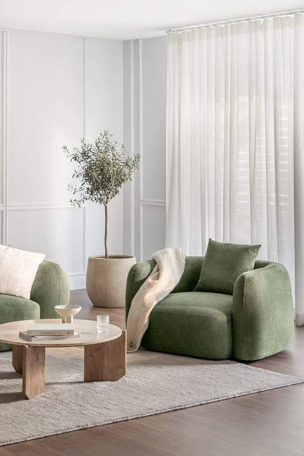 UV HOME Coco chenille armchair