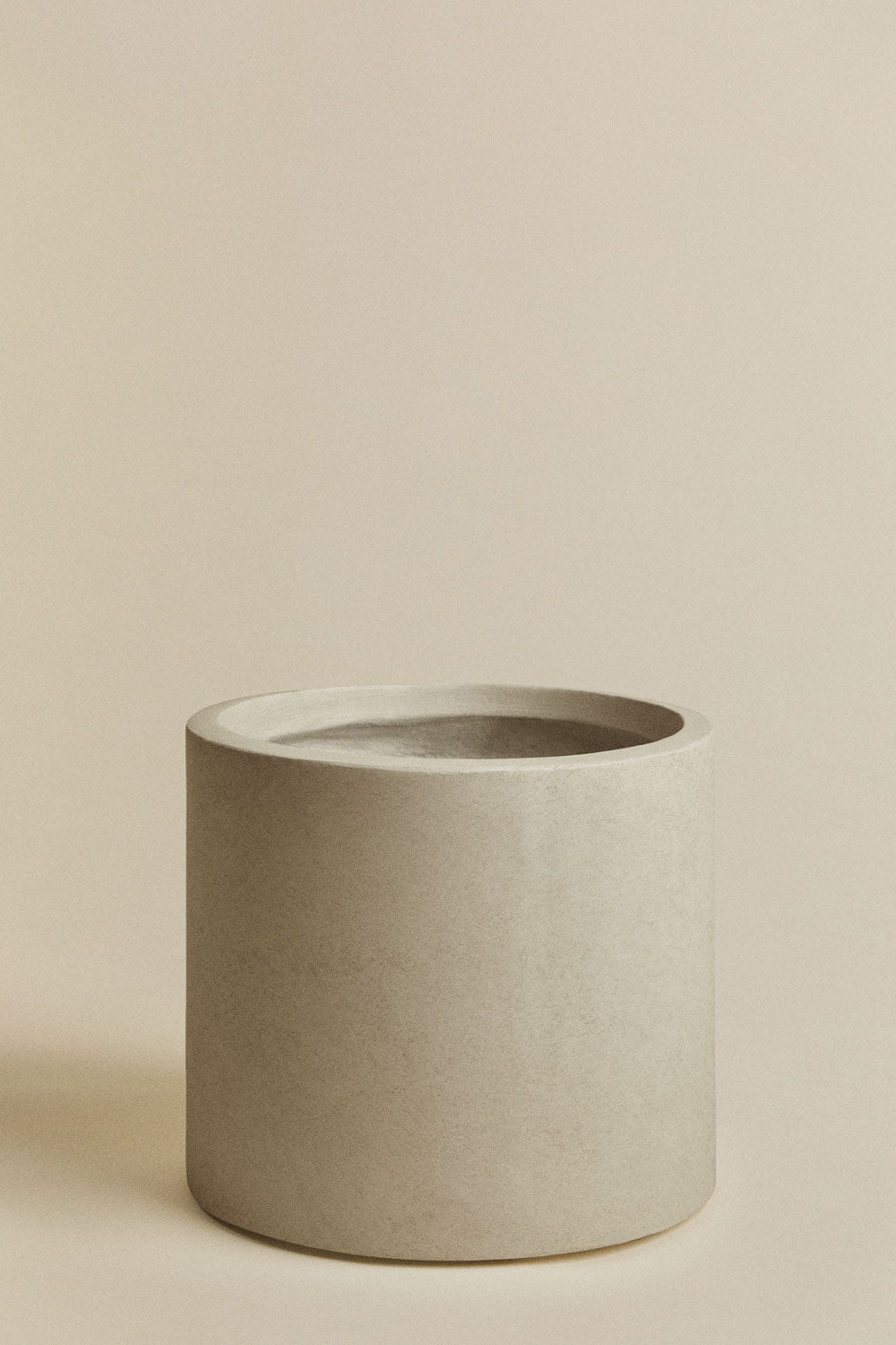 UV HOME Aurevi Concrete Planter