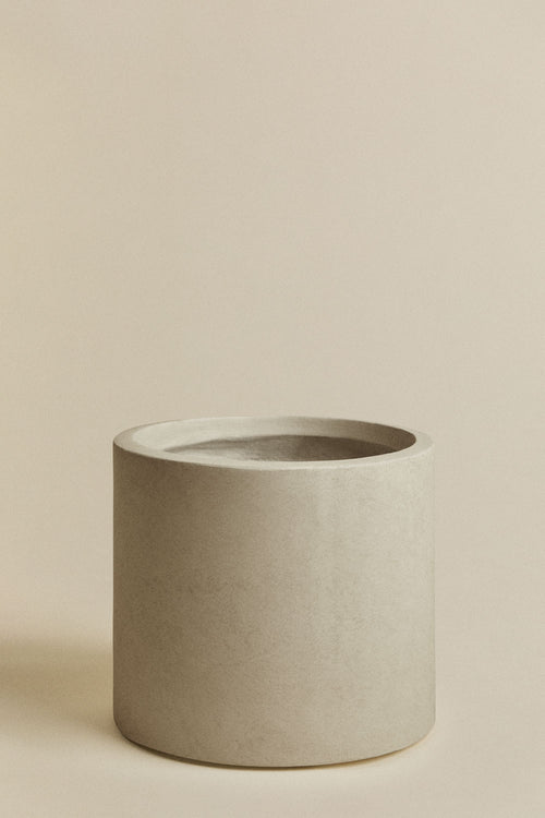 UV HOME Aurevi Concrete Planter