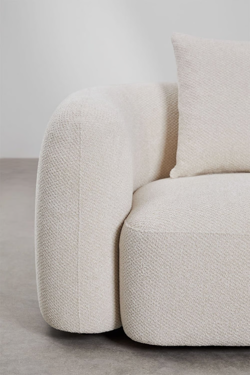 UV HOME Coco chenille armchair