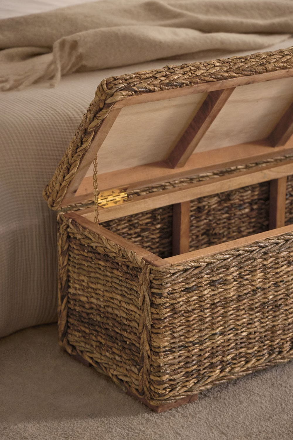 UV HOME Zunil Wooden Storage Chest 120 cm