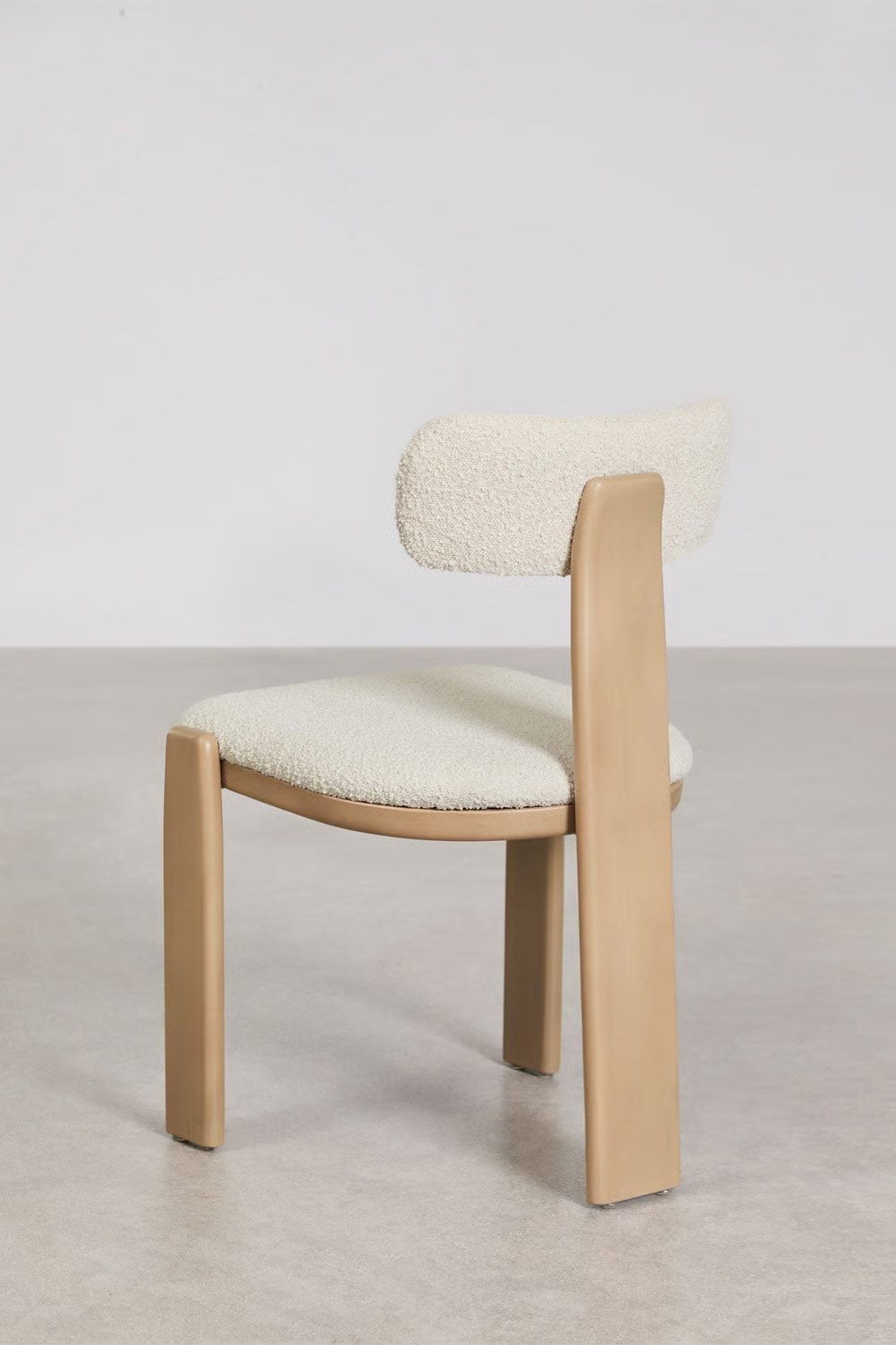 UV HOME Round table set Ø120 cm in Eloria cement and 6 garden chairs made of acacia wood and Malta bouclé fabric