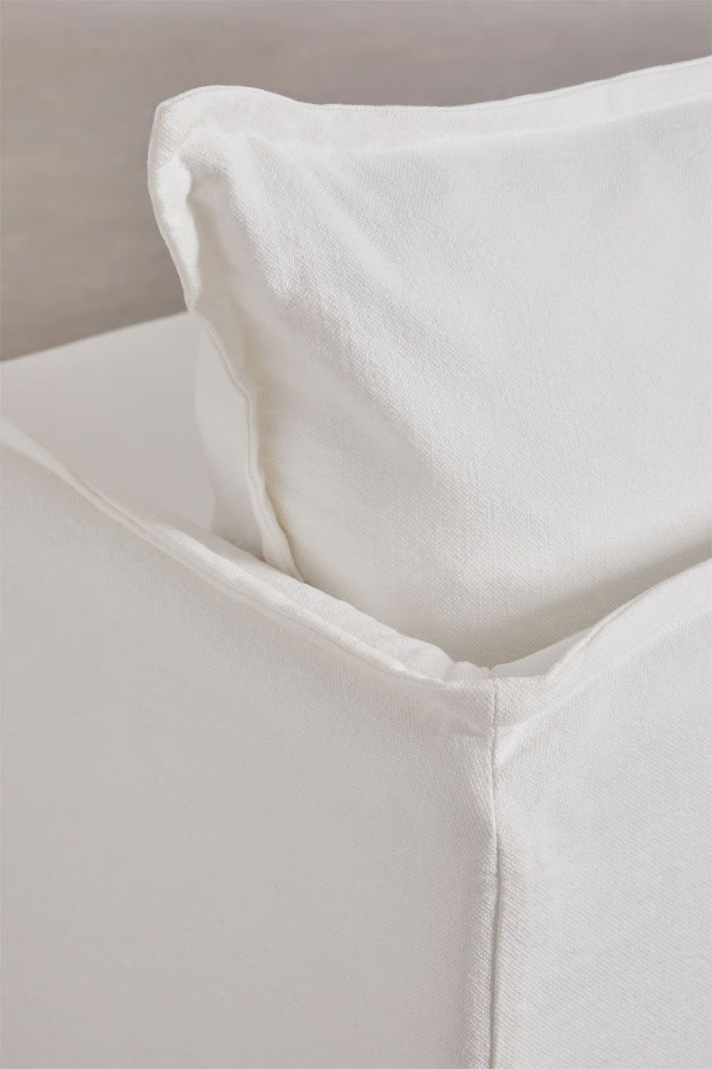 UV HOME Grace armchair with linen and cotton armrests