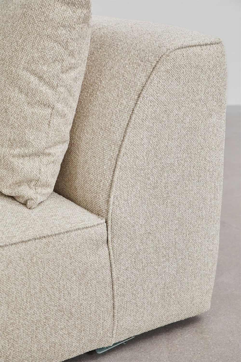 UV HOME 4-piece modular chaise longue sofa on the left with Cardea upholstered pouf