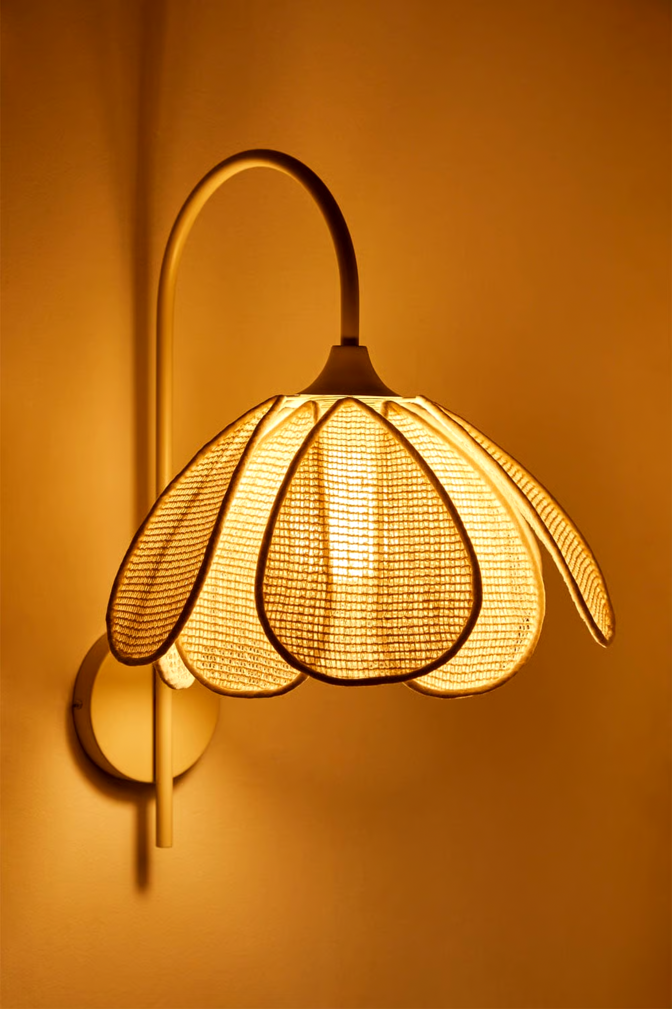 UV HOME Vidson Wall Lamp – Linen Shade Design
