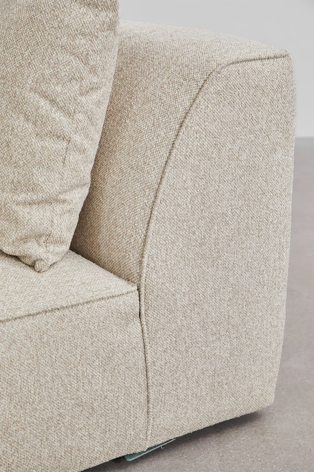 UV HOME Cardea 2-piece modular corner sofa with upholstered pouf