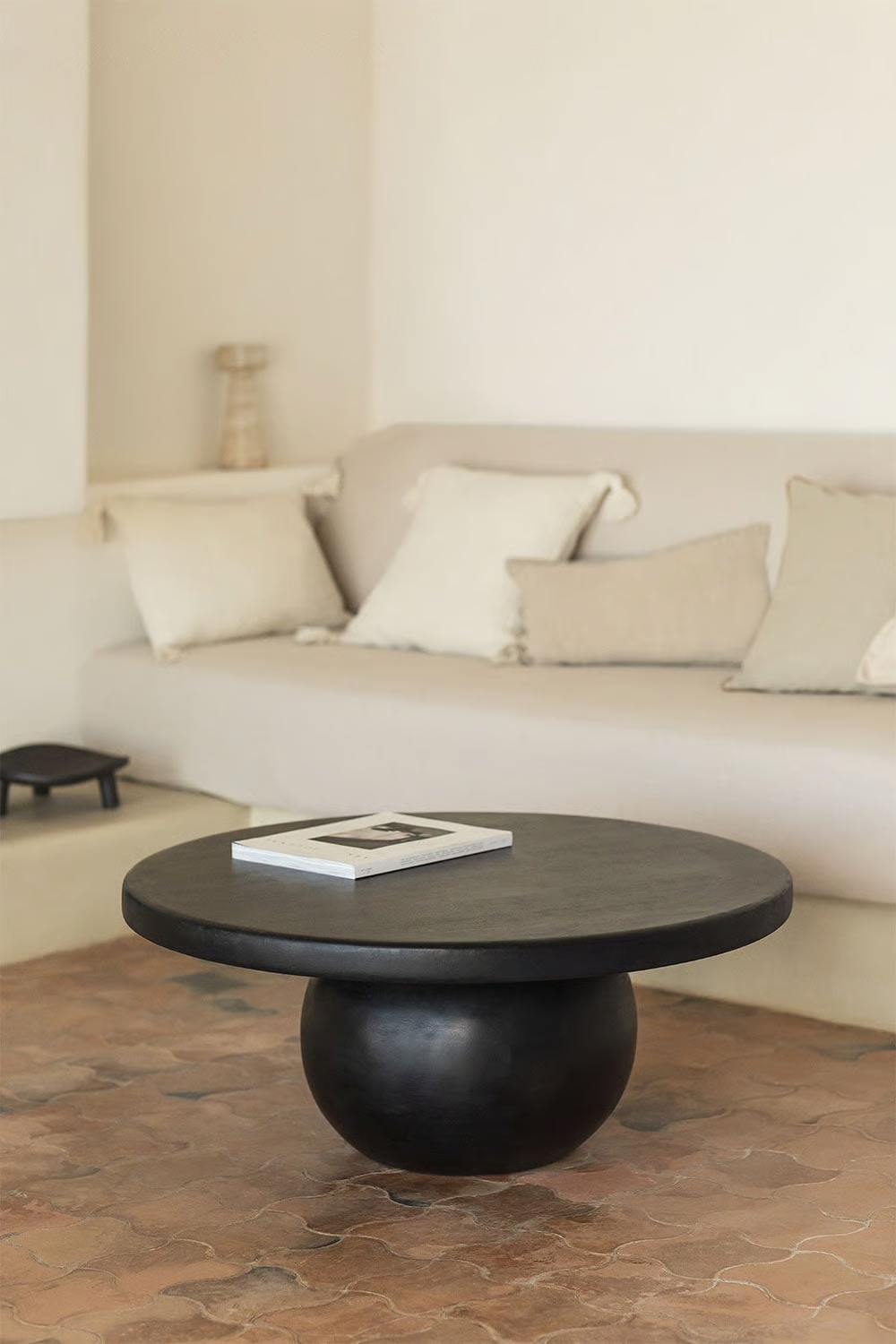 UV HOME Dalen Round Coffee Table