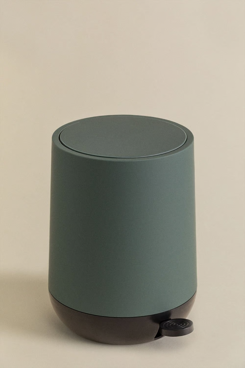 UV HOME Vesey Pedal Bin with Lid
