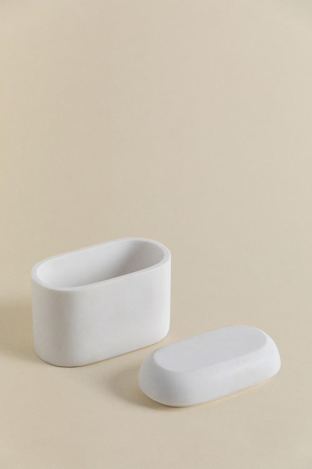 UV HOME Veranne Bathroom Jar with Lid