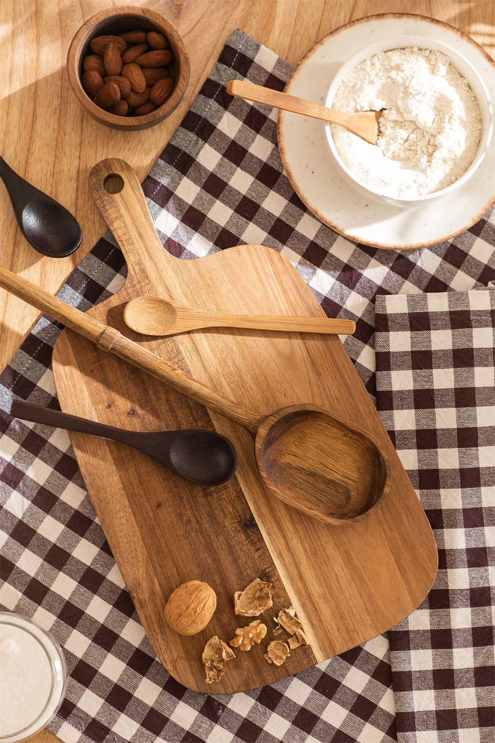 UV HOME Bera Acacia Wood Cutting Board