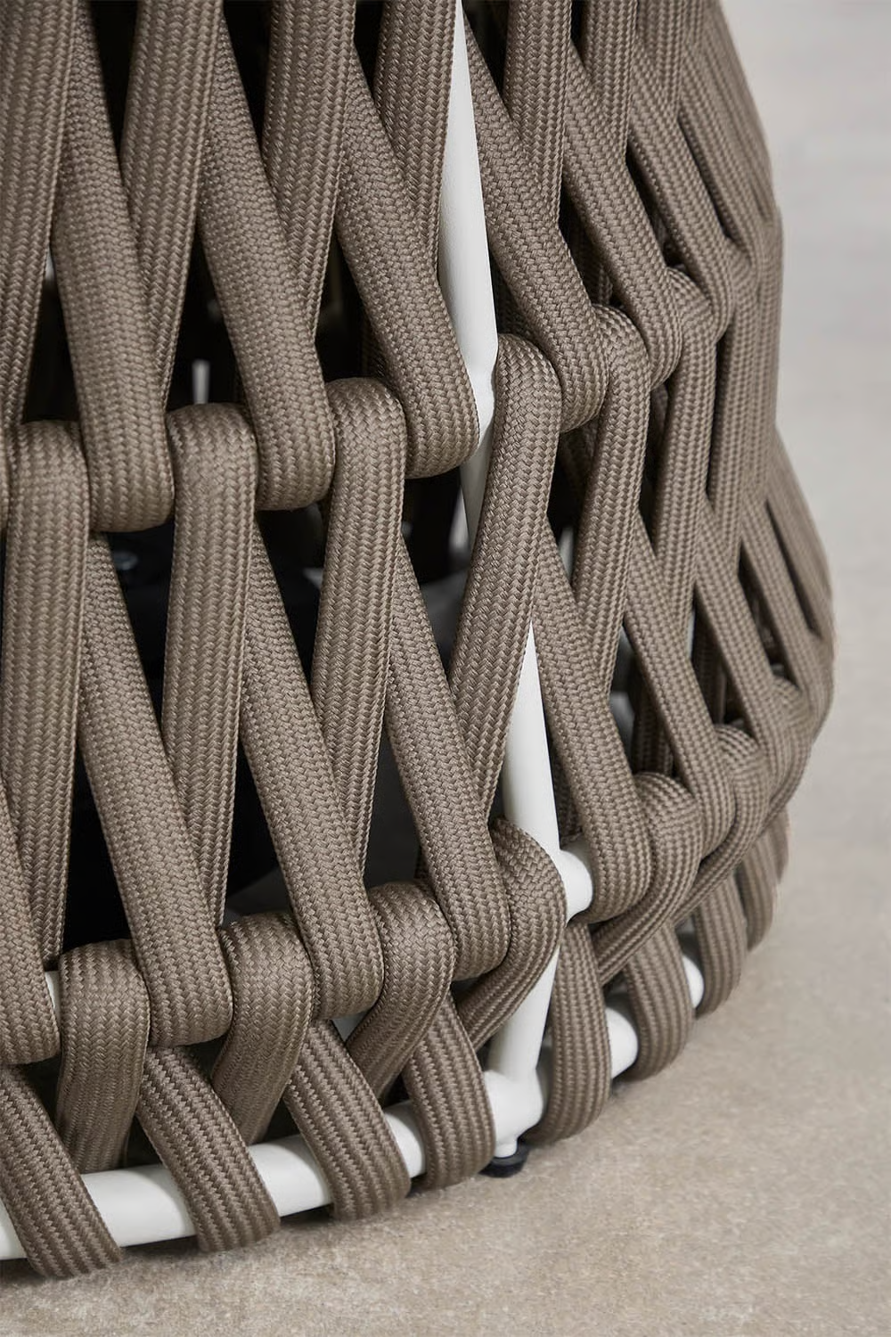 UV HOME Round garden table Ø140 cm made of ceramic and braided rope Tevary