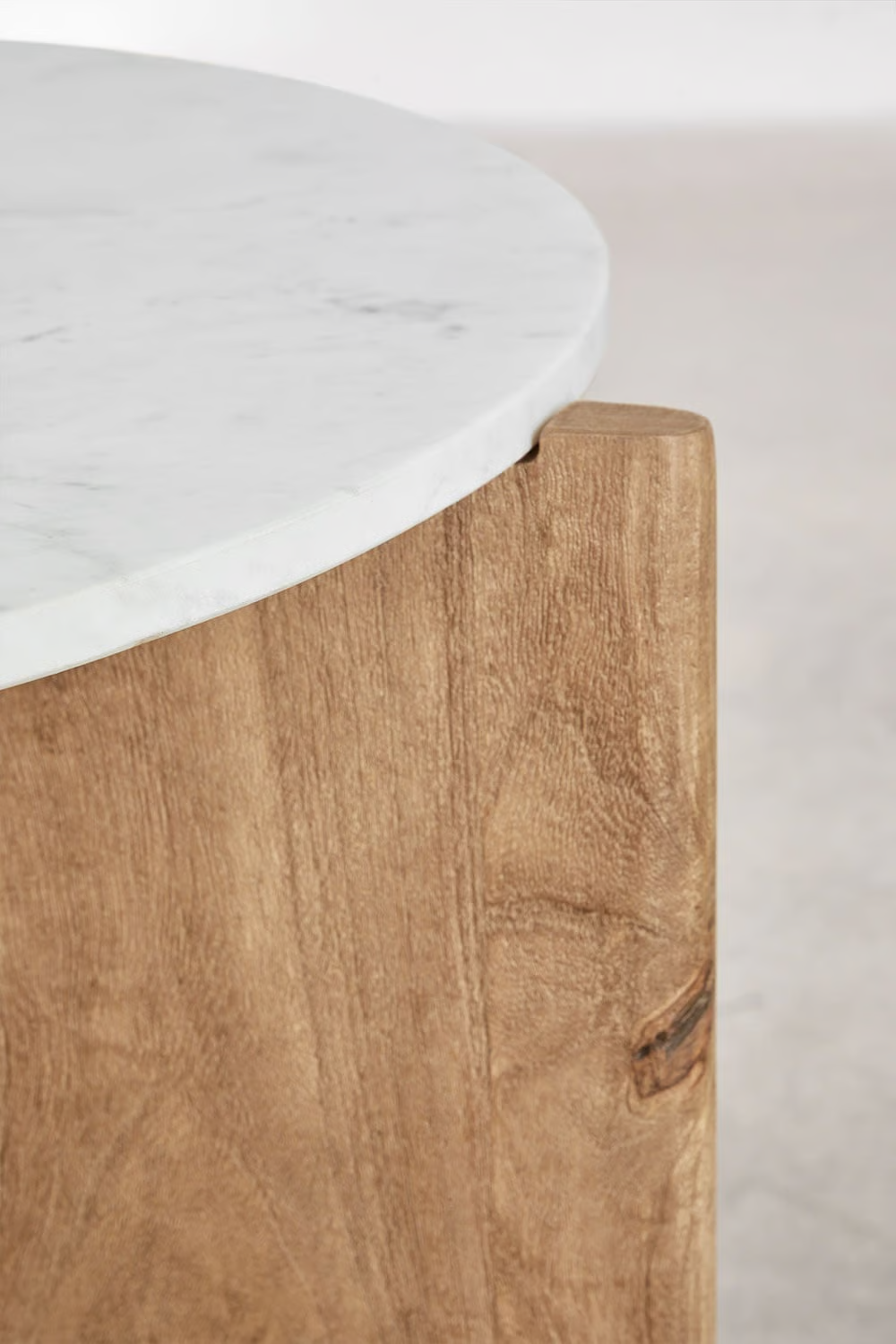 UV HOME Round Coffee Table in Natural Stone and Mango Wood Lavinia