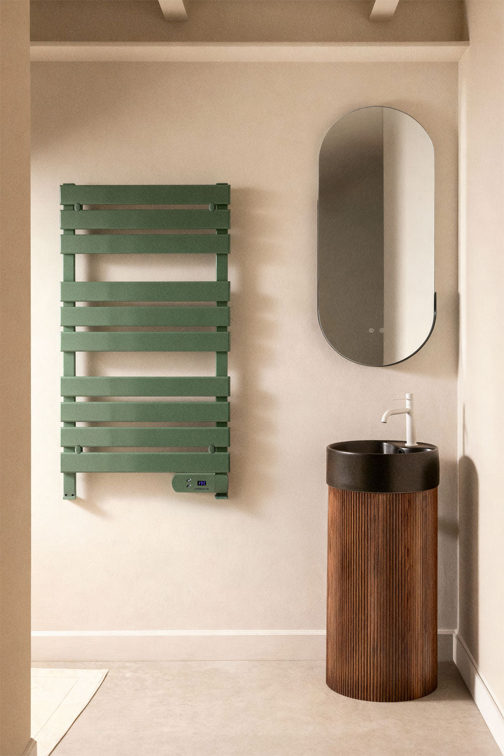 UV HOME Wall-Mounted Electric Towel Warmer 500W