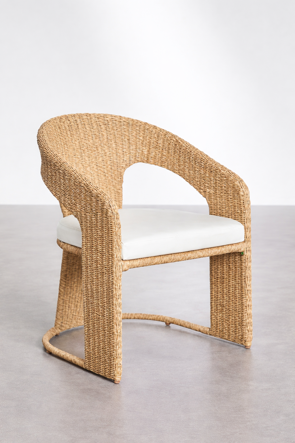 UV HOME Omarel Dining Chair – Synthetic Reed