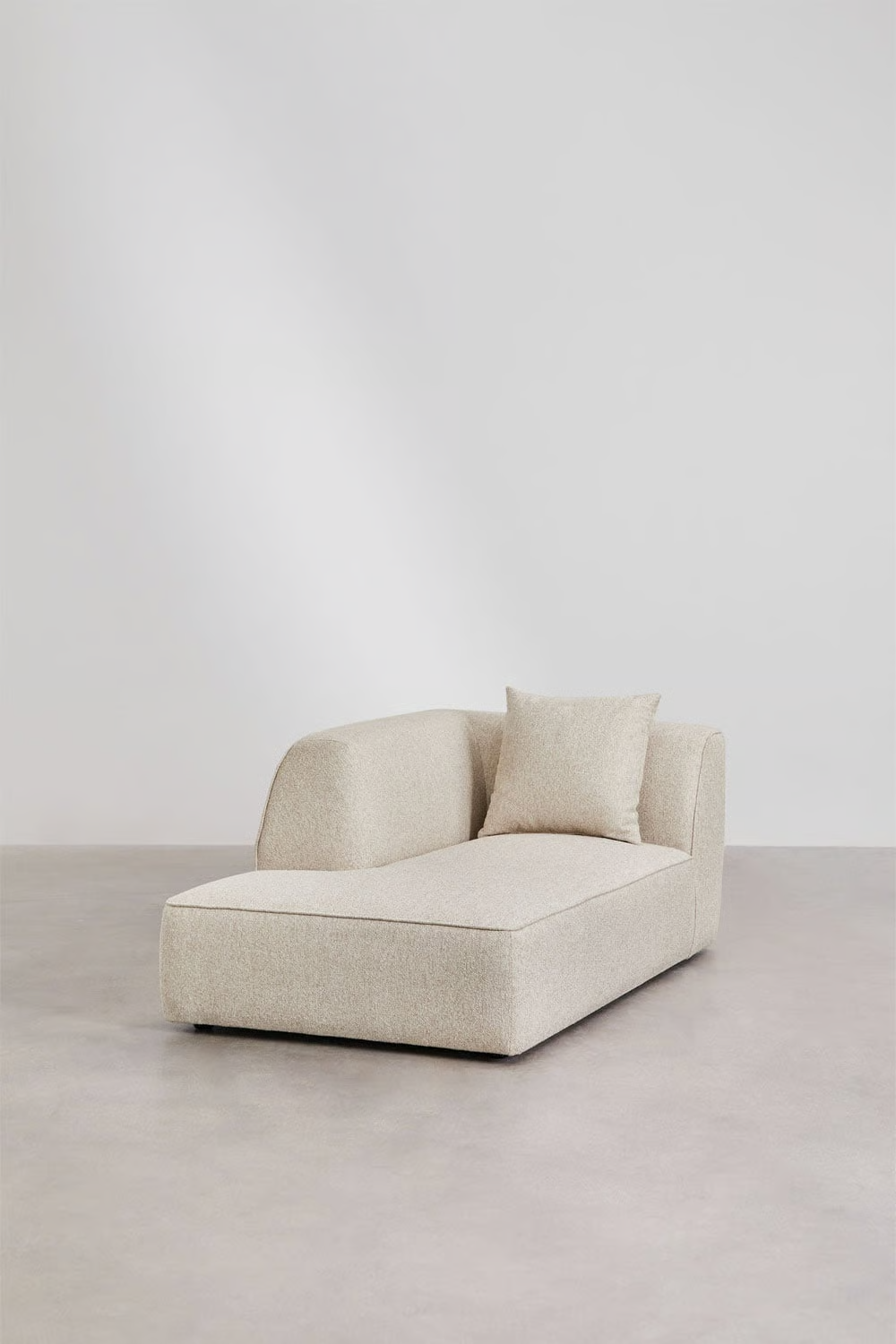 UV HOME 4-piece modular chaise longue sofa on the left with Cardea upholstered pouf