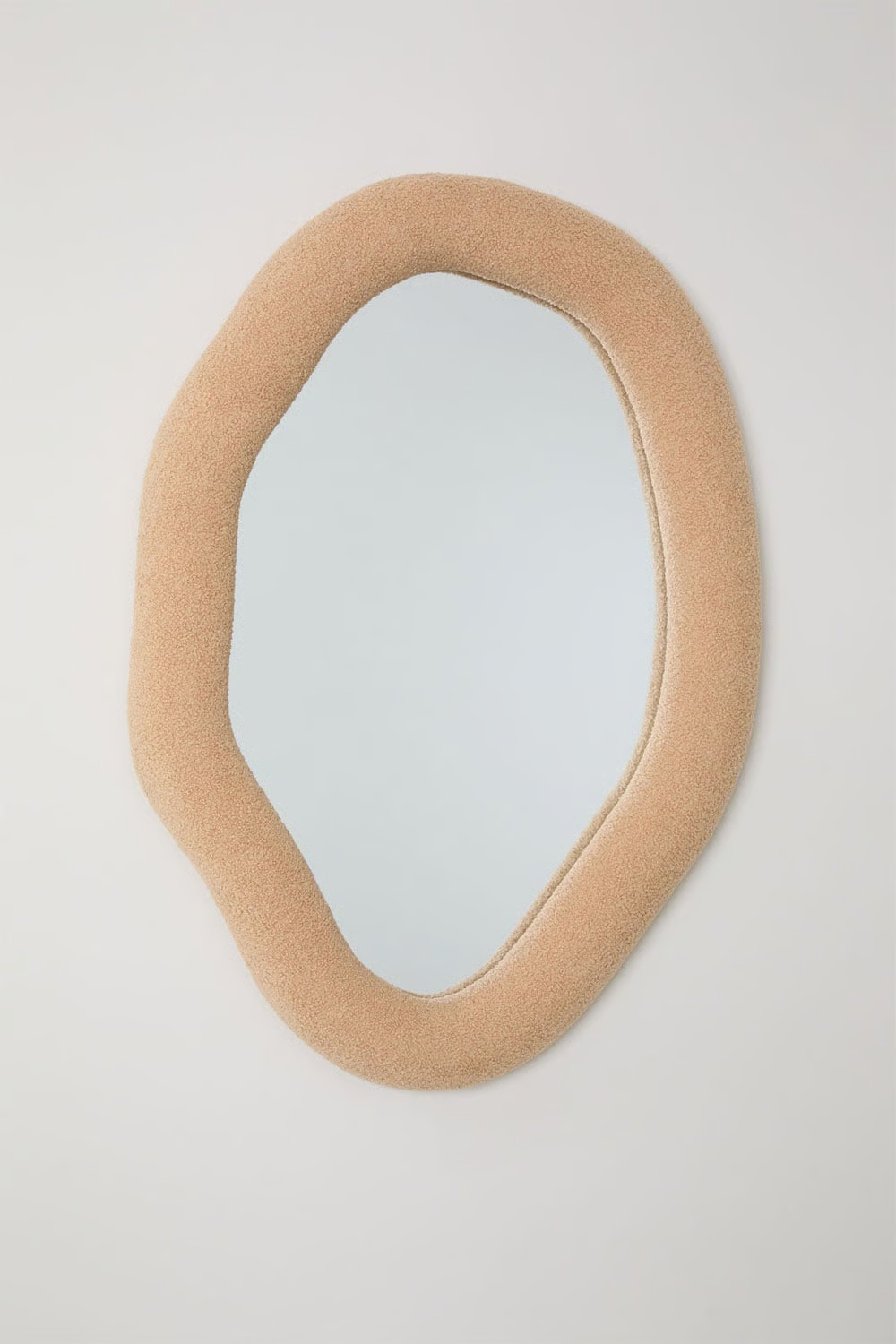 UV HOME Irregular Wall Mirror 70 × 100 cm in Ceniro Sheepskin