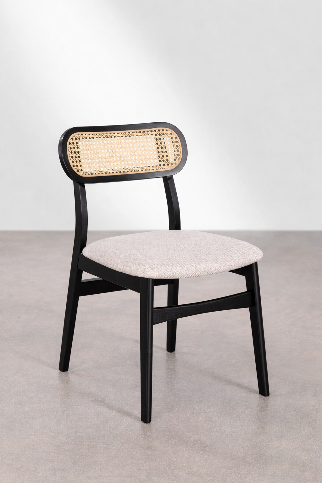 UV HOME Leivel Dining Chair – Wooden – Minimalist Design