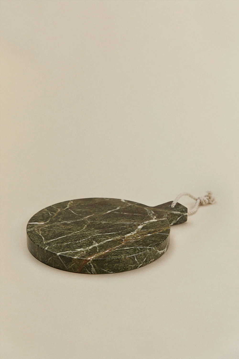 UV HOME Round Serving Tray in Calven Marble