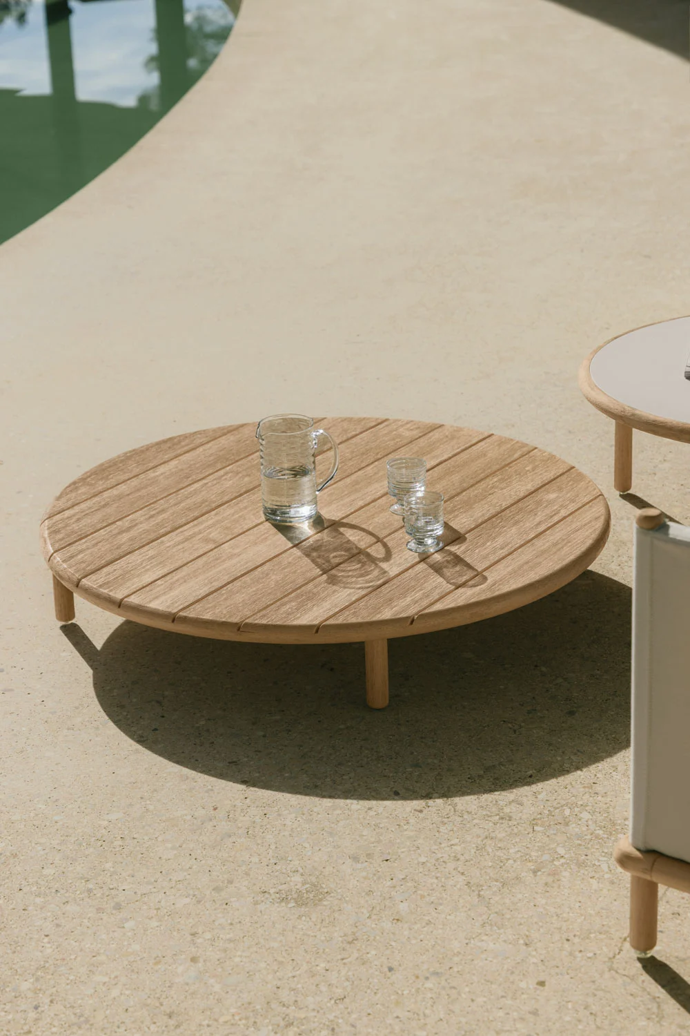 UV HOME Olivia Round Acacia Wood Garden Coffee Table