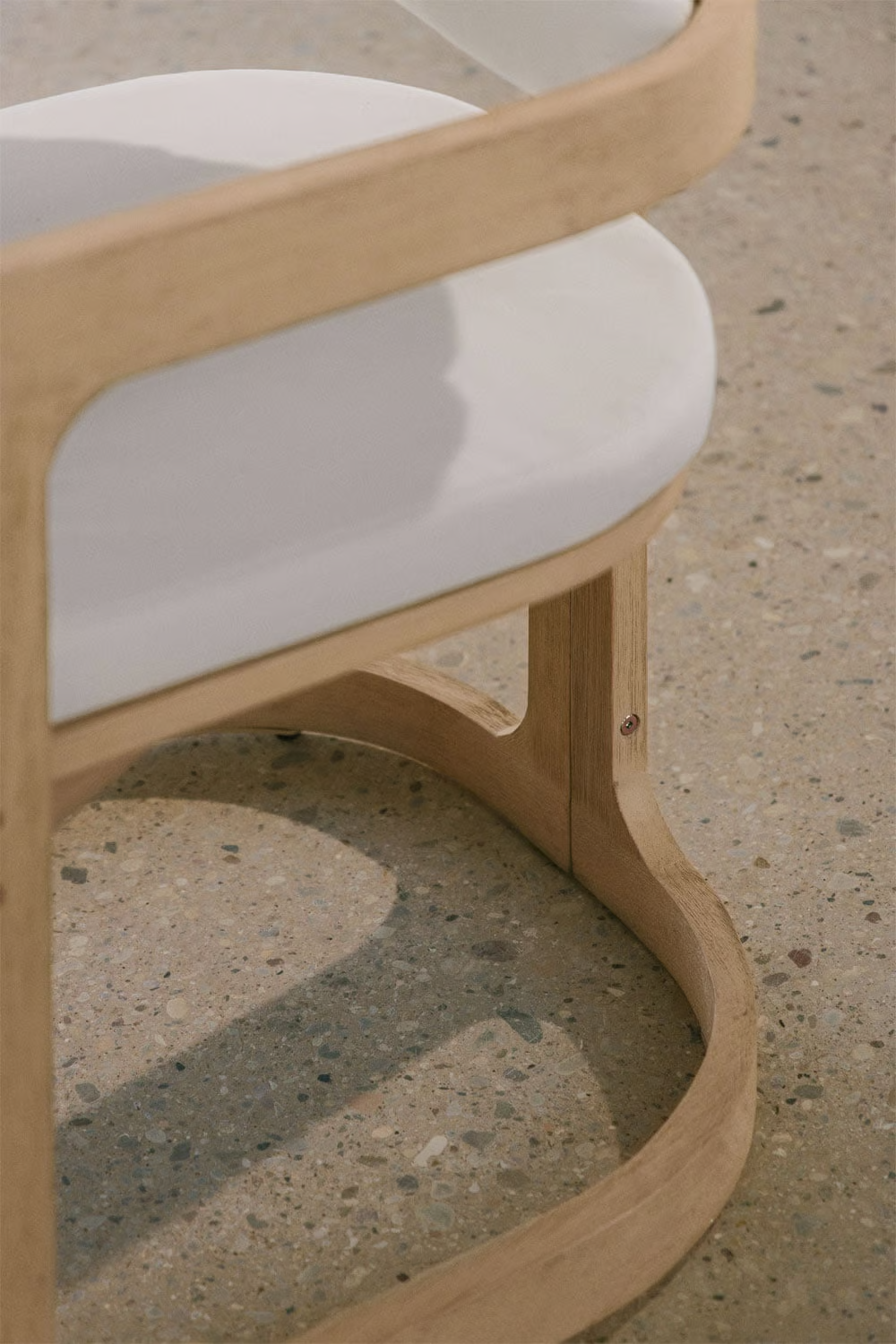 UV HOME Selira acacia wood garden chair