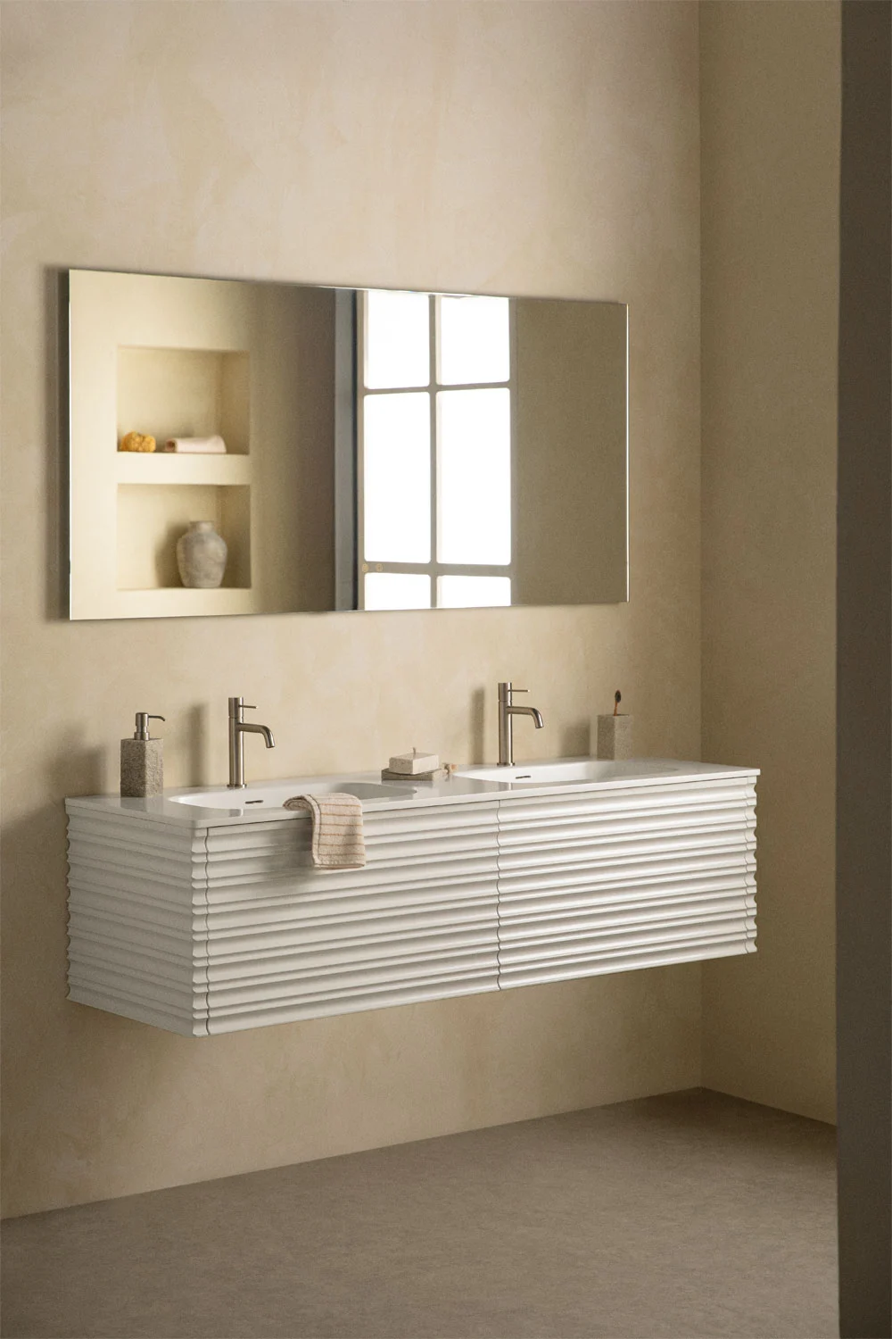UV HOME Noura floating wooden bathroom furniture set with integrated washbasins