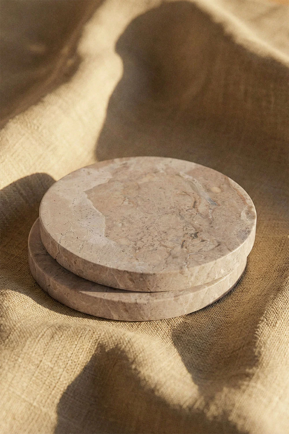 UV HOME Set of 4 Round Coasters in Valtris Marble