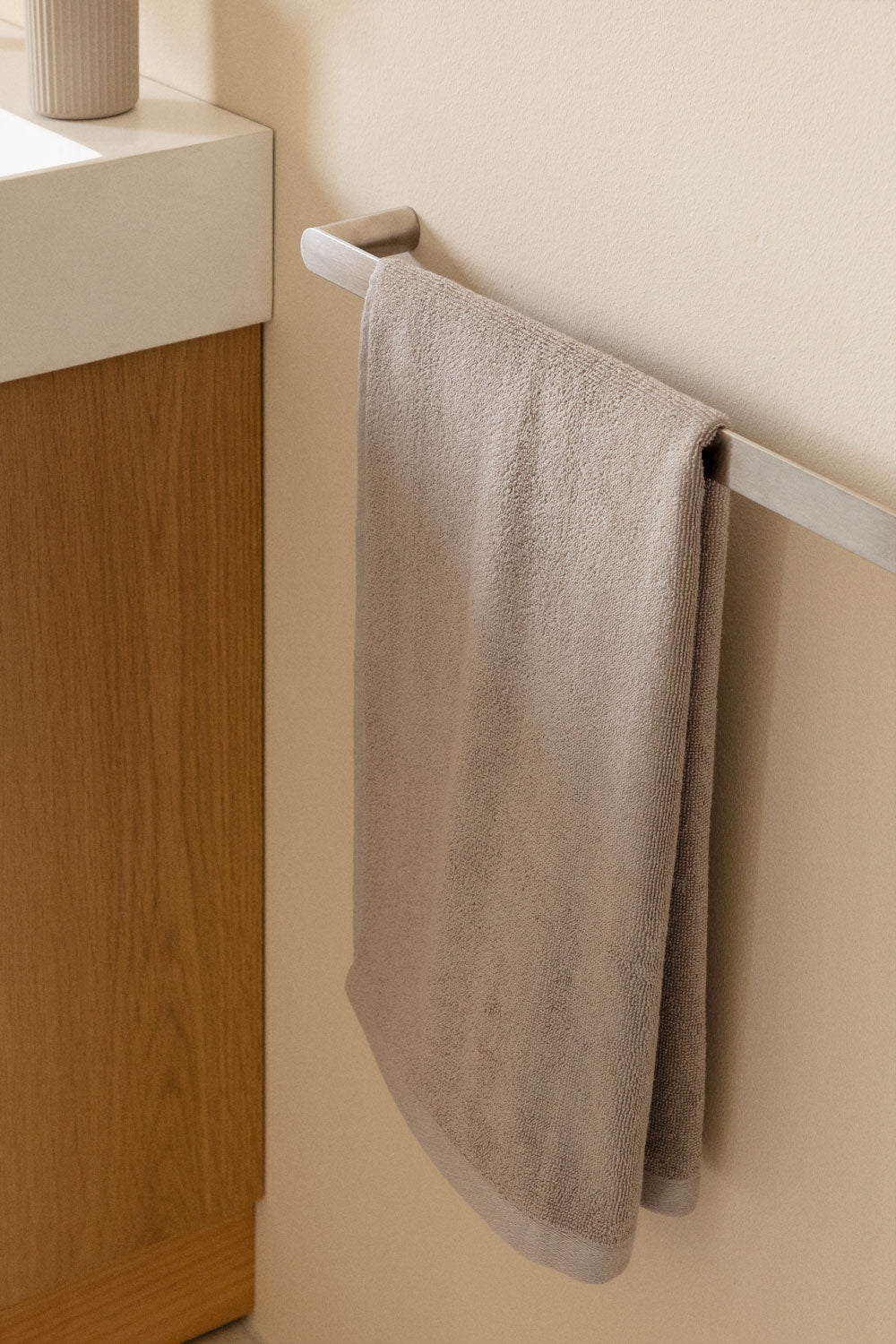 UV HOME Wall Towel Rack with Bar ↔︎ 60 cm for Bathroom in Stainless Steel – Alameda