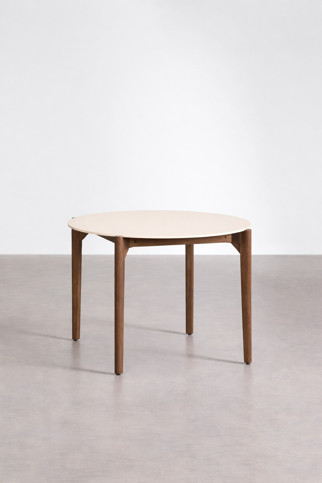 UV Home Xajul Round Dining Table – Concrete & Acacia Wood