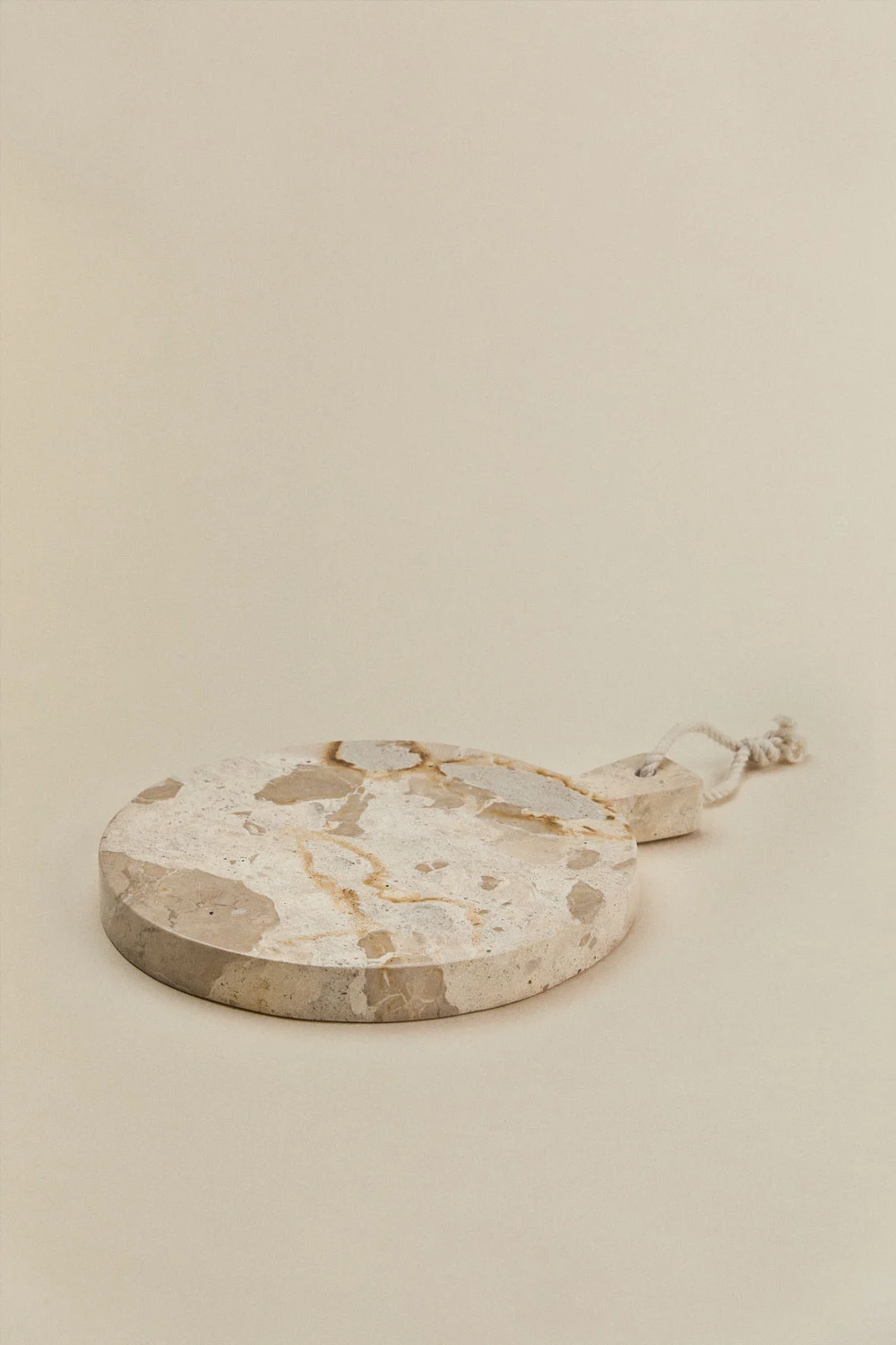 UV HOME Round Serving Tray in Calven Marble