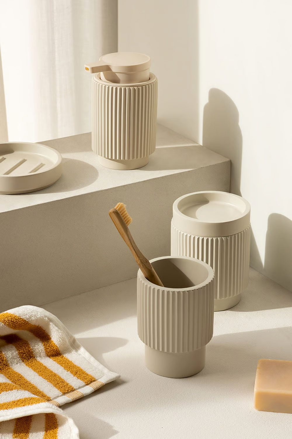 UV HOME Yiriel Bathroom Set