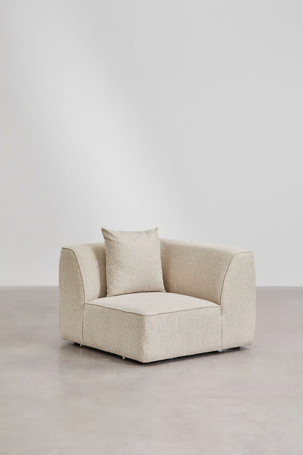UV HOME 4-piece modular chaise longue sofa on the left with Cardea upholstered pouf