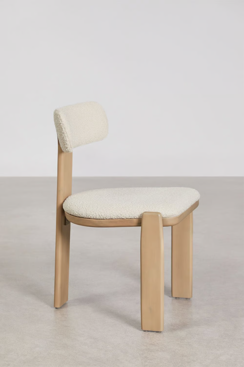 UV HOME Round table set Ø120 cm in Eloria cement and 6 garden chairs made of acacia wood and Malta bouclé fabric