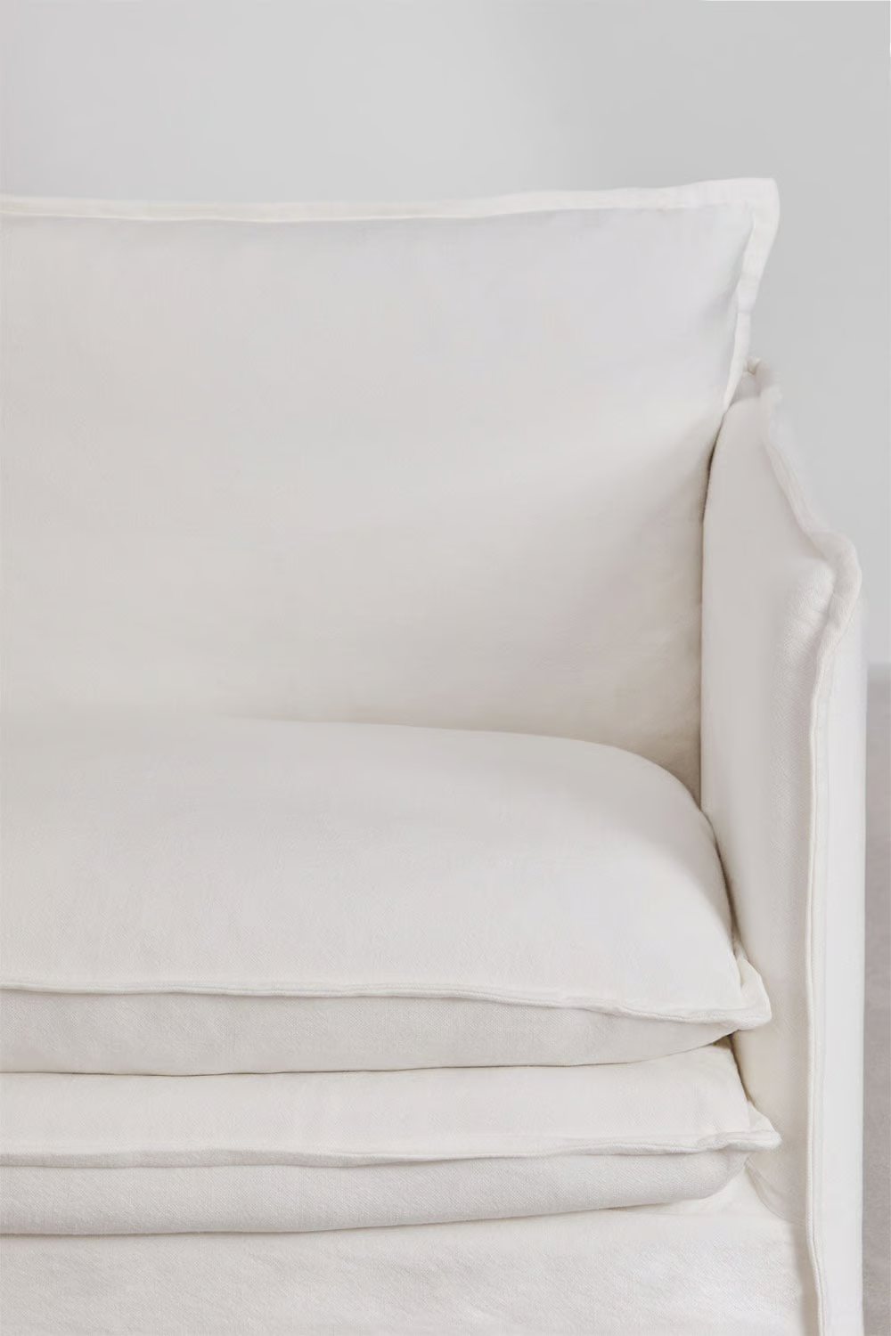UV HOME Grace armchair with linen and cotton armrests