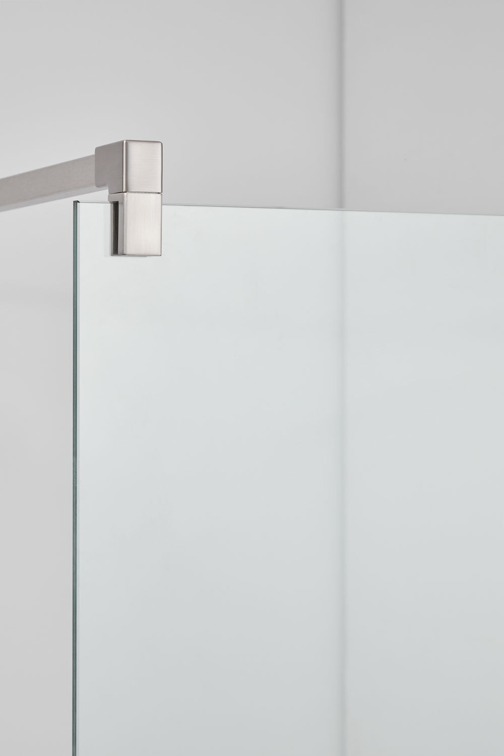 UV HOME Fixed shower enclosure with 8 mm tempered glass and Bristol aluminum