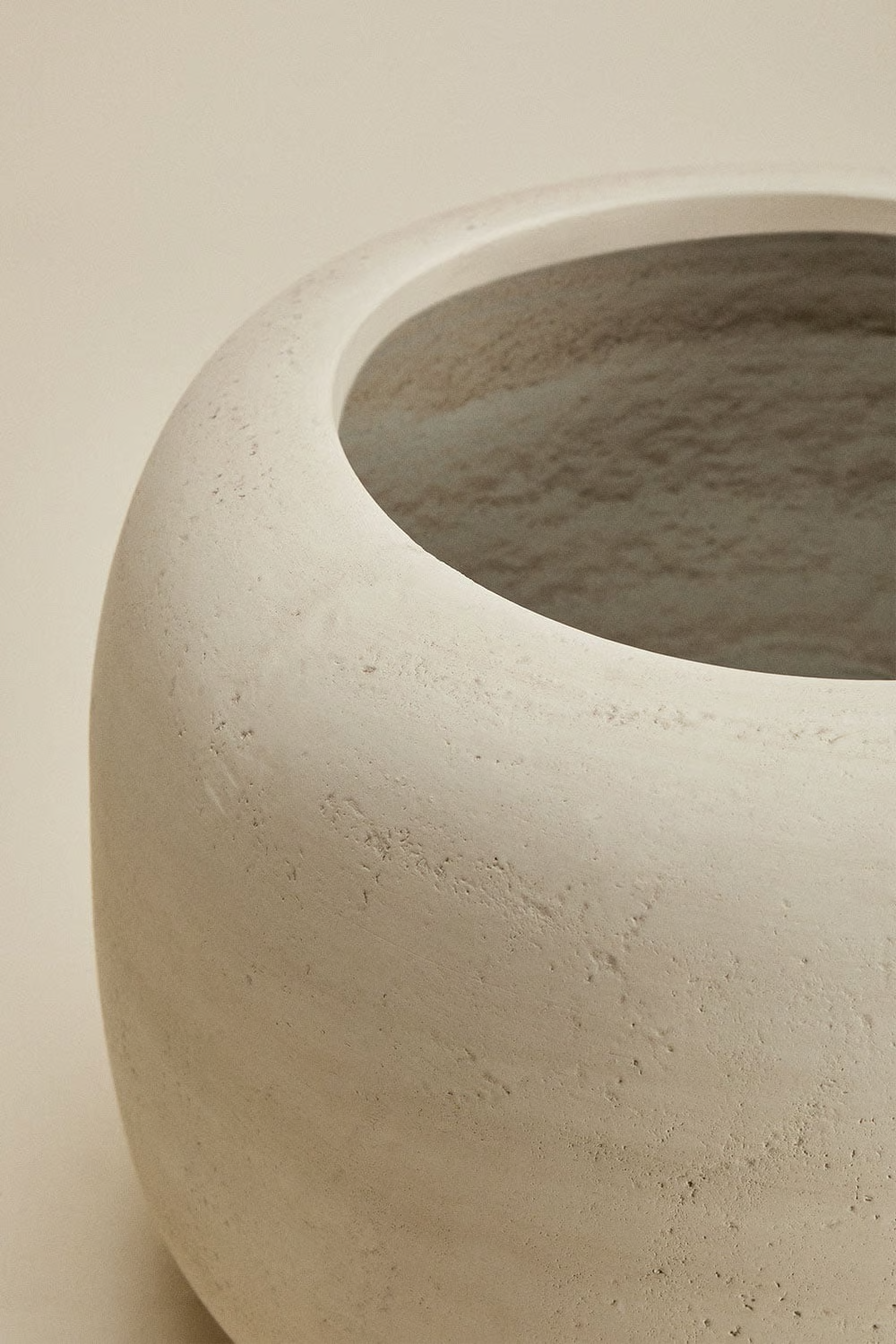UV HOME Annabeth concrete planter