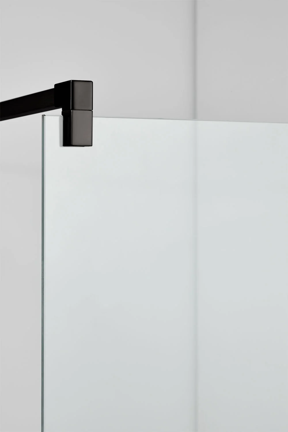 UV HOME Fixed shower enclosure with 8 mm tempered glass and Bristol aluminum