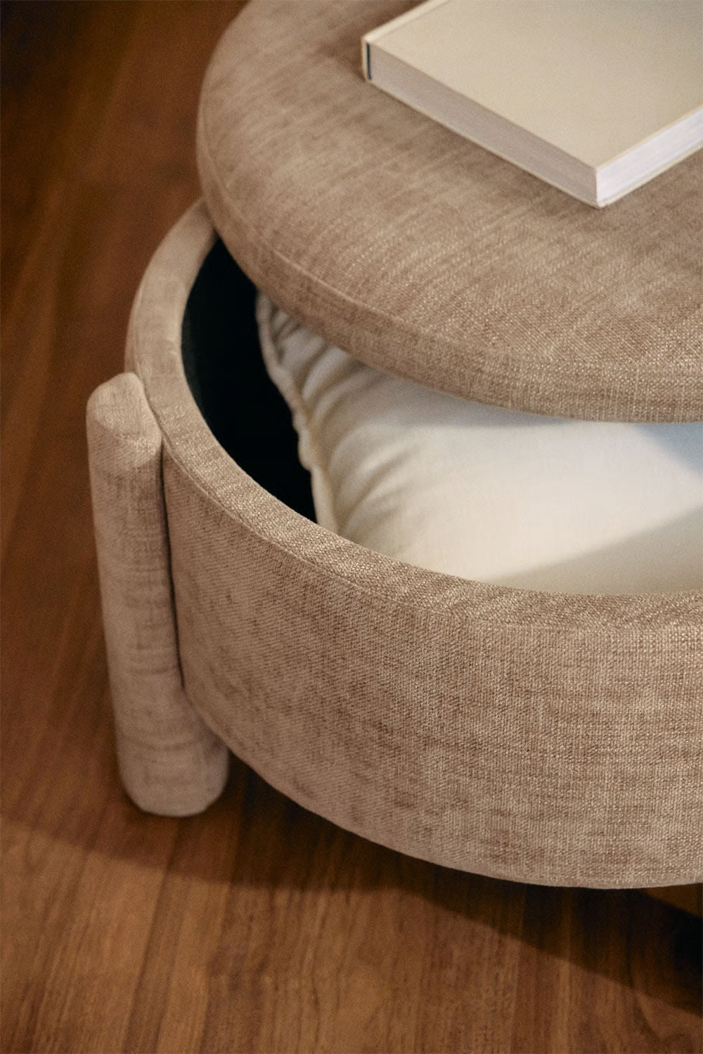 UV HOME Cleo Round Storage Ottoman Ø70 cm Upholstered