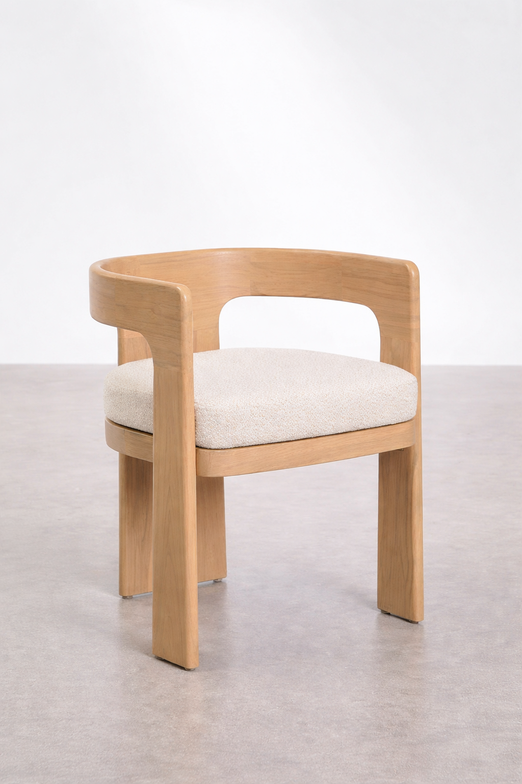 UV HOME Kandroa Dining Chair – Acacia Wood Armrests & Bouclé Fabric